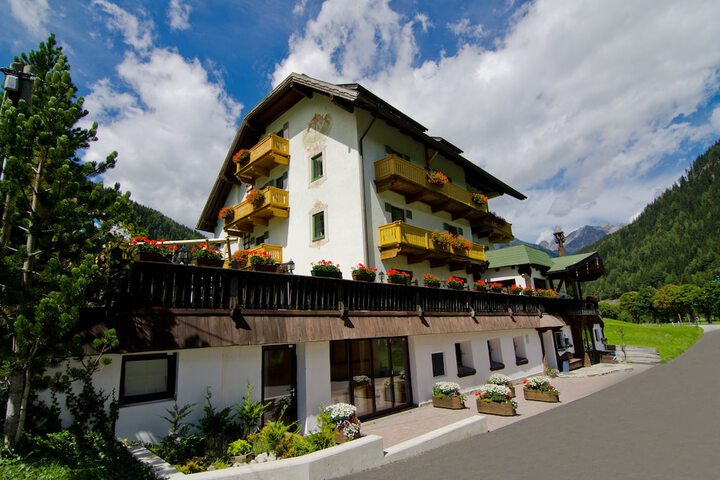 Hotel 2 of 27