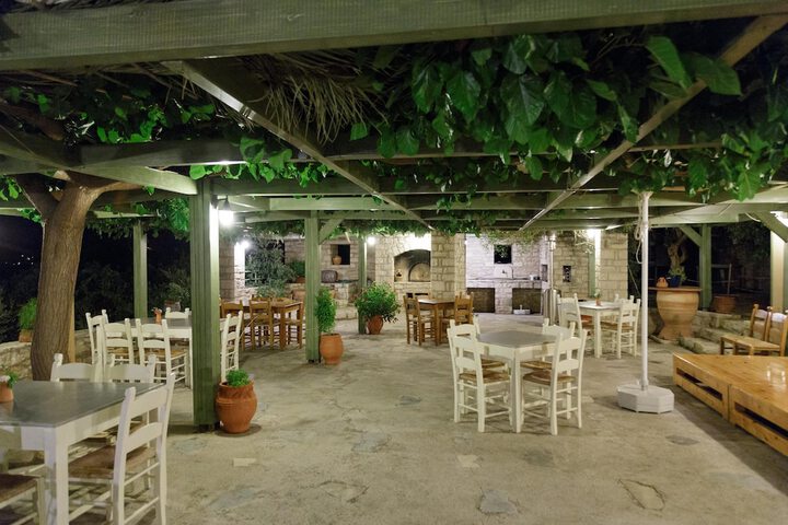 Dining 79 of 109