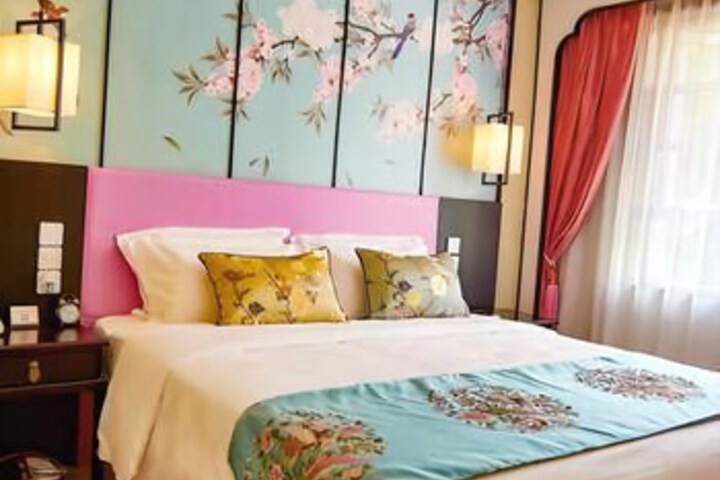 Room 2 of 7