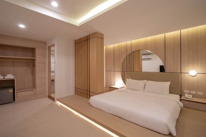 Room 15 of 63