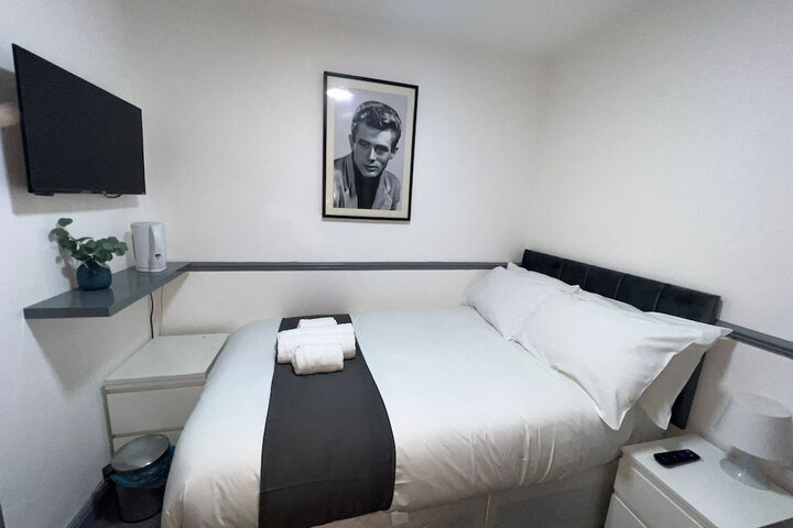 Room 17 of 39
