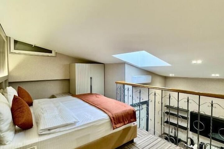 Room 3 of 30