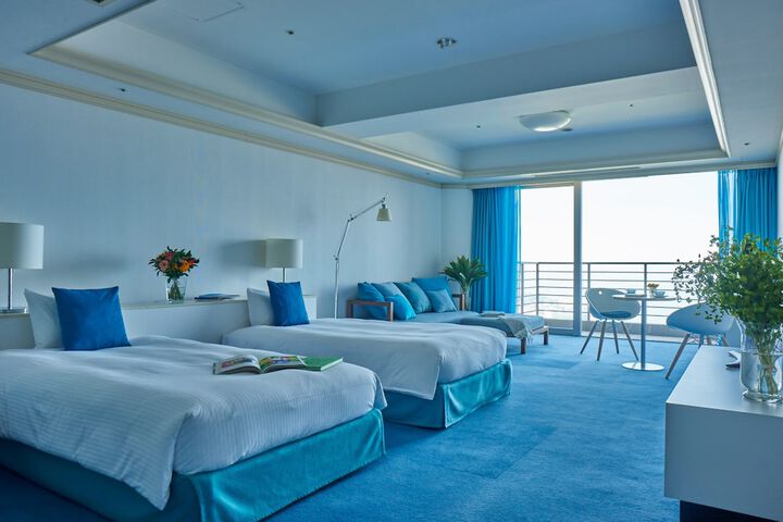 Room 9 of 42