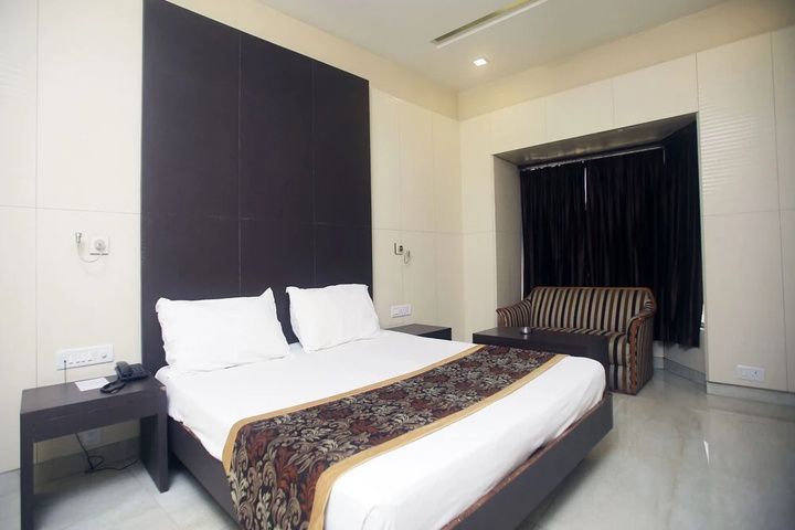 Room 3 of 11