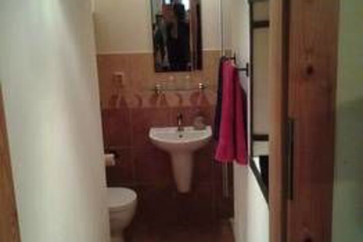Room 2 of 28