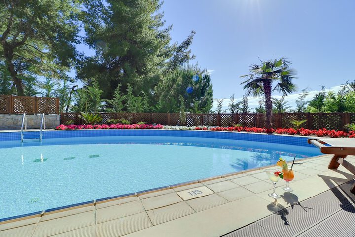 Pool 232 of 417