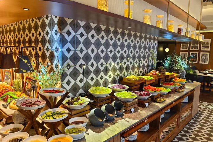 Dining 54 of 70