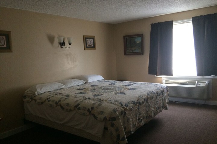 Room 12 of 32