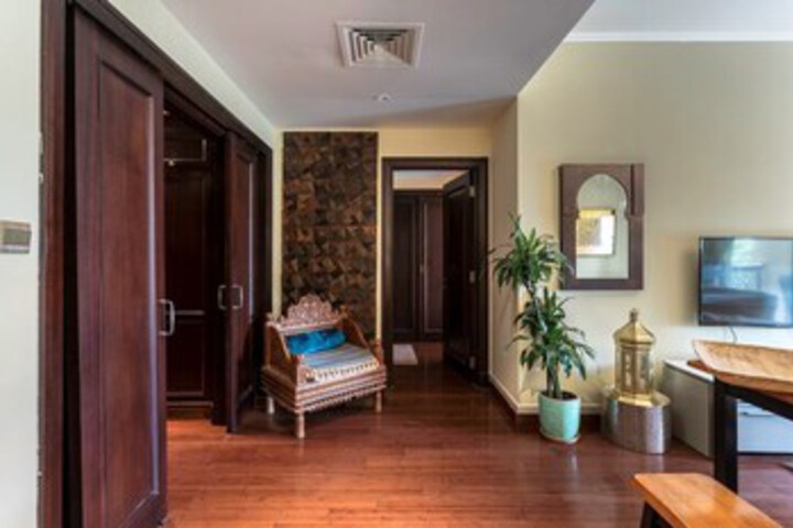 Room 13 of 21