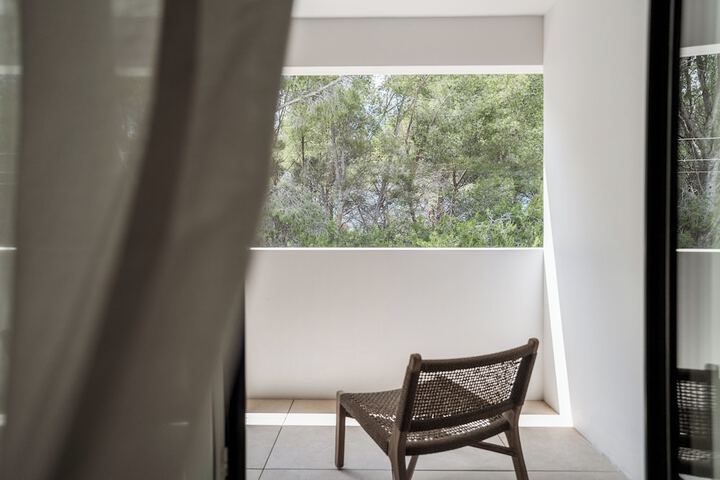 Room 3 of 47