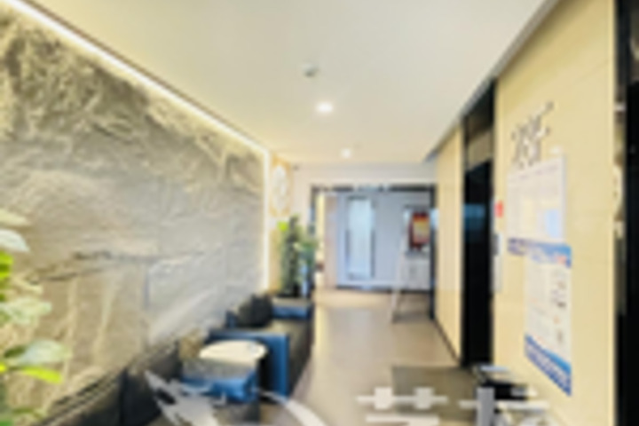 Muli Cloud Boutique Hotel (Urumqi High-speed Railway Station)