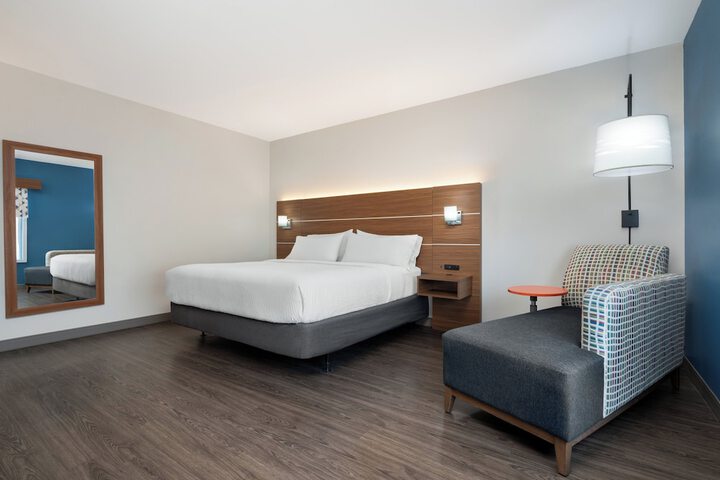Room 25 of 73