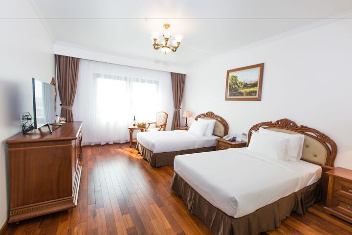 Room 5 of 20