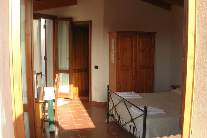 Room 2 of 18