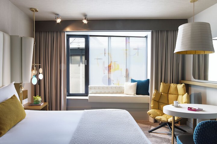 Room 74 of 215