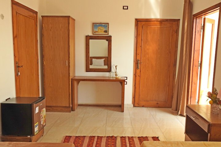 Room 14 of 164