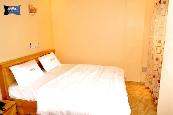 Room 9 of 42