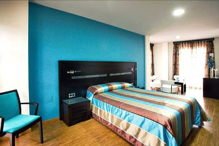 Room 4 of 19