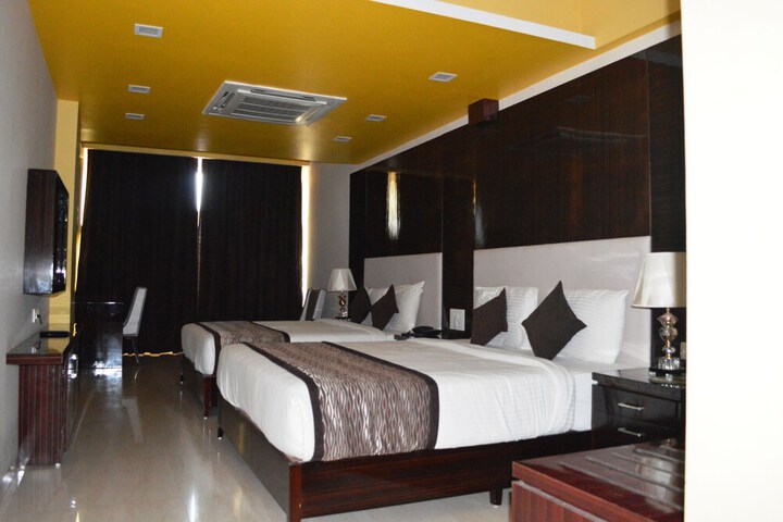 Room 8 of 53