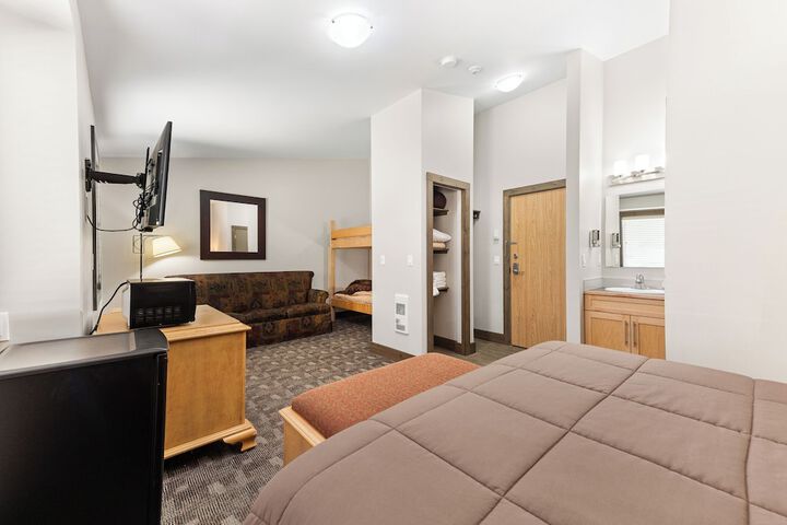 Room 15 of 46