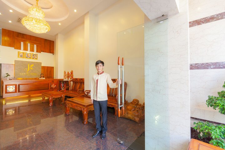Guest Lobby