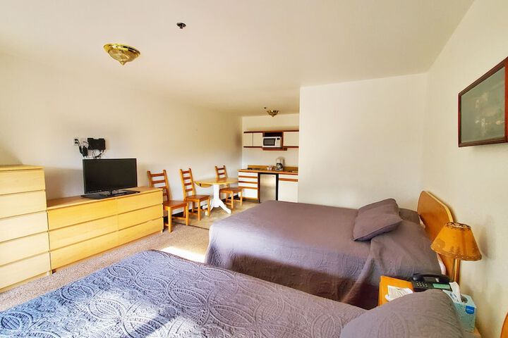 Room 12 of 33