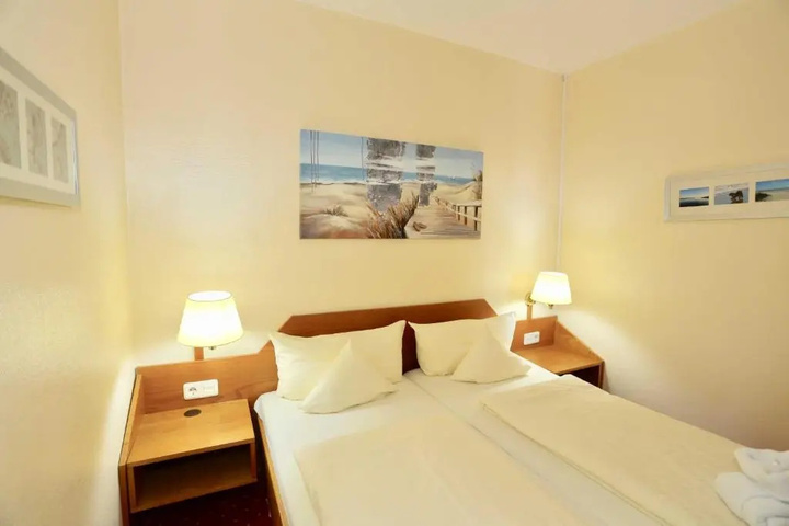 Room 4 of 14
