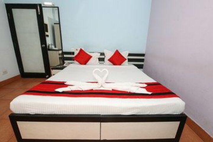 Room 11 of 26