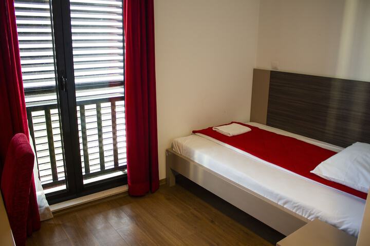 Room 17 of 29