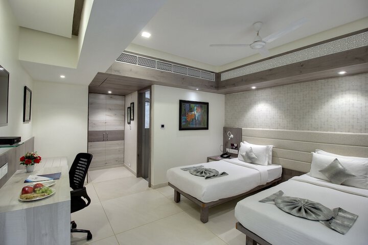 Room 33 of 67