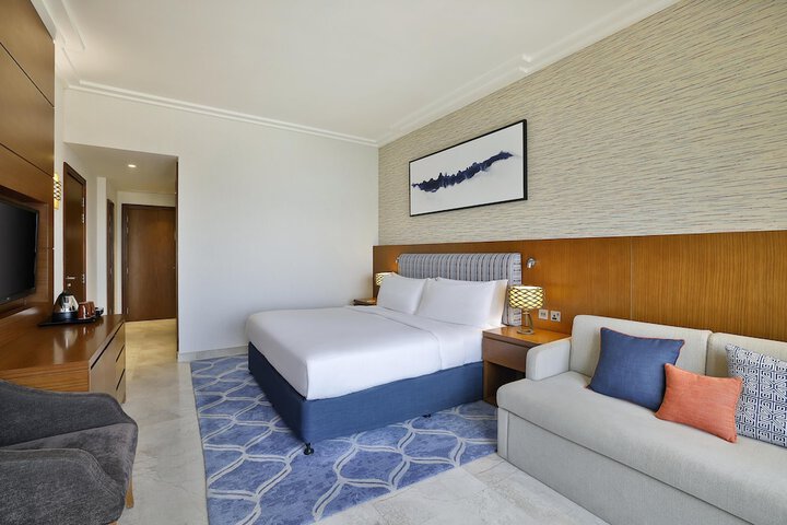 Room 44 of 200