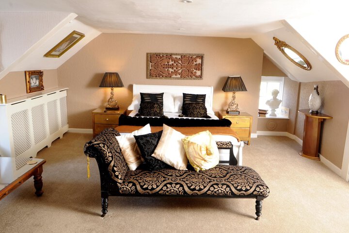 Room 3 of 42