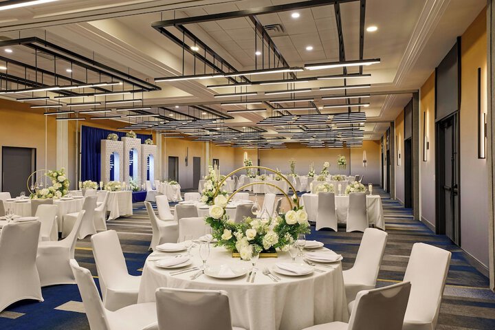 Ballroom/Hall 32 of 59