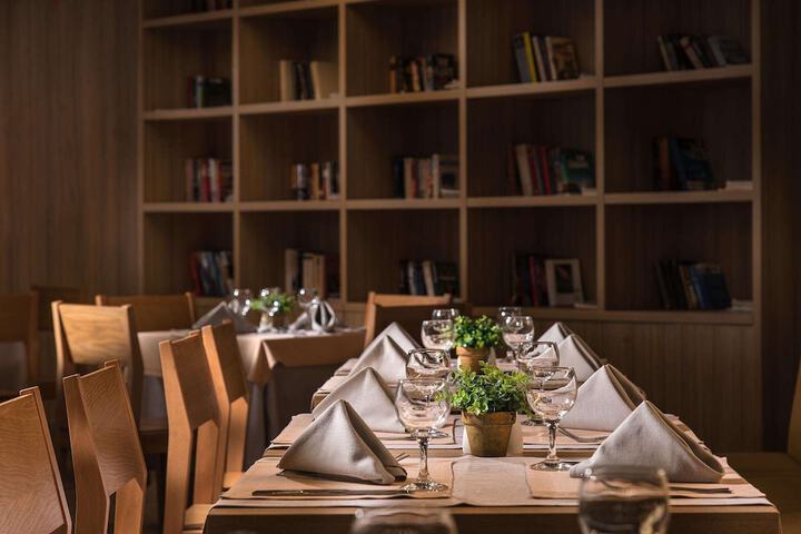 Dining 38 of 121