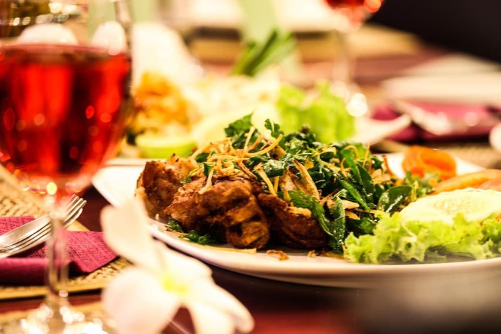 Dining 37 of 51