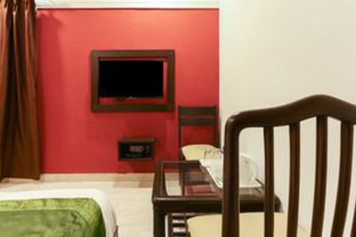 Room 13 of 43