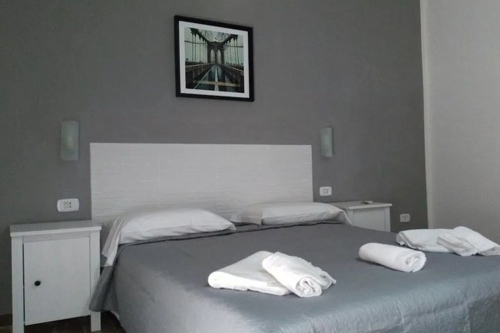 Room 3 of 10