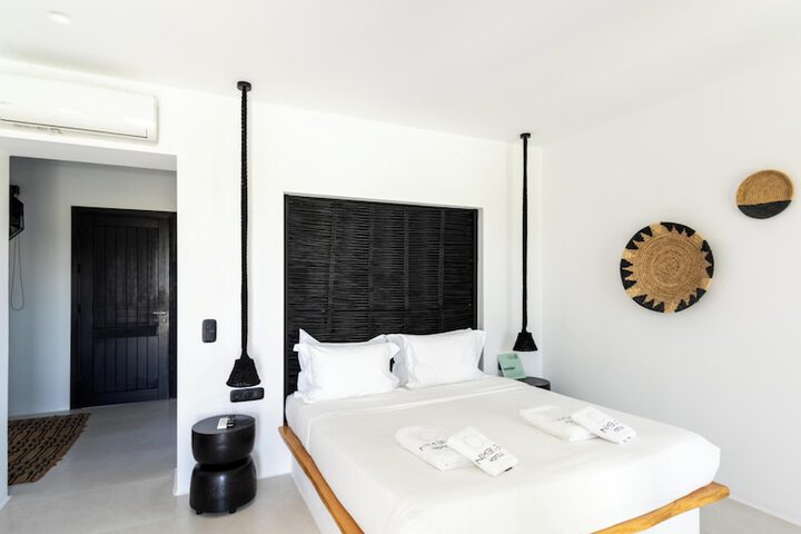 Room 10 of 51