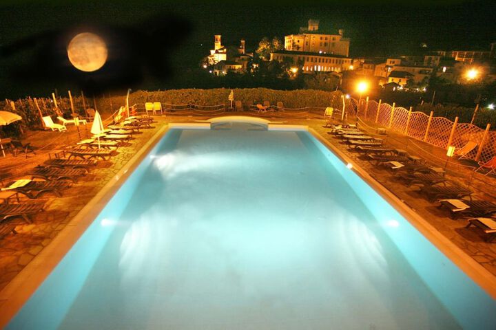 Hotel Pool