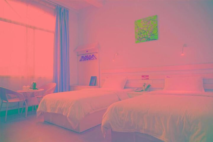 Room 19 of 28