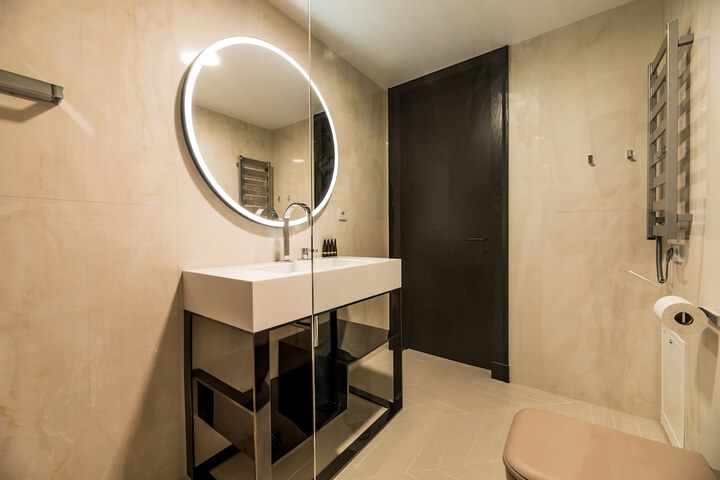 Room 42 of 70