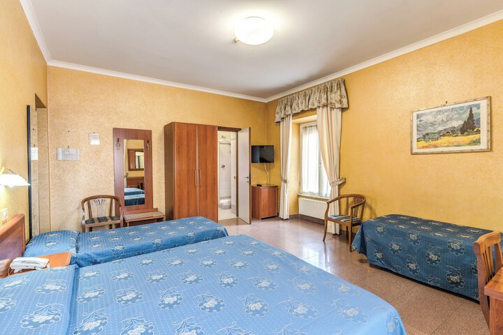 Room 28 of 46