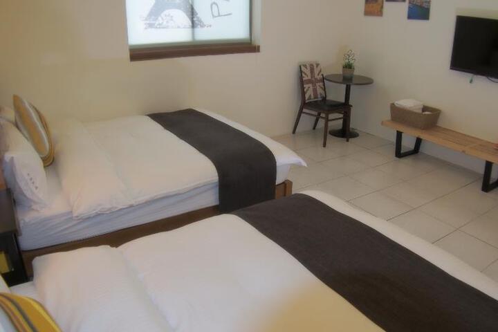 Room 2 of 6