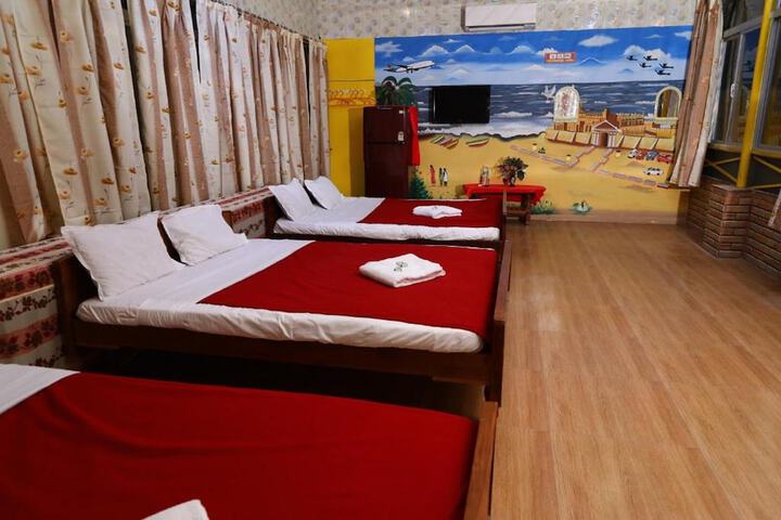 Room 6 of 30