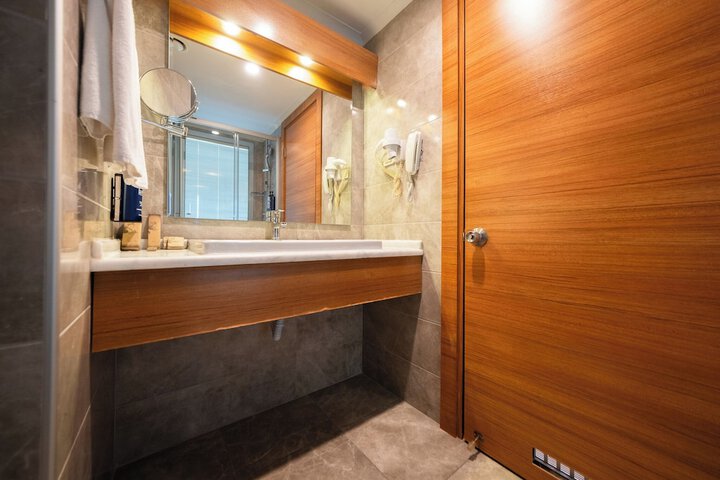 Room 37 of 79
