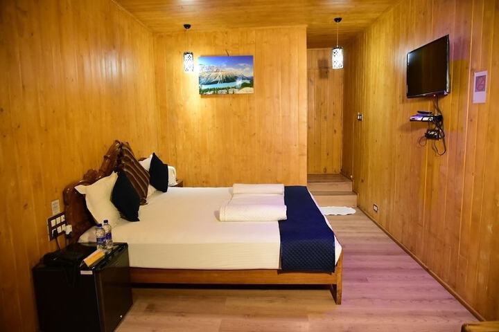 Room 53 of 72