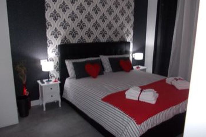 Room 13 of 30
