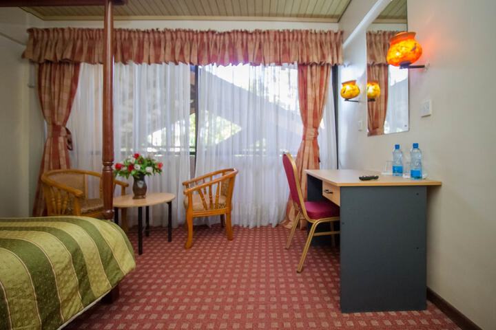 Room 17 of 97