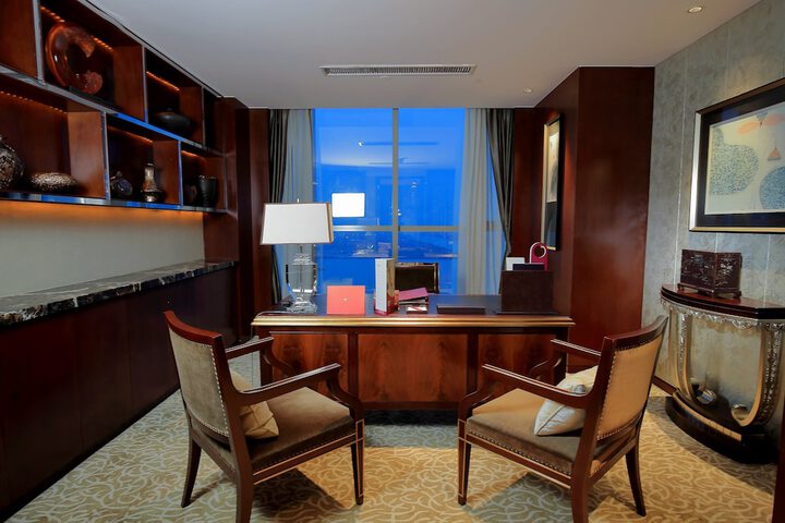 Room 15 of 143