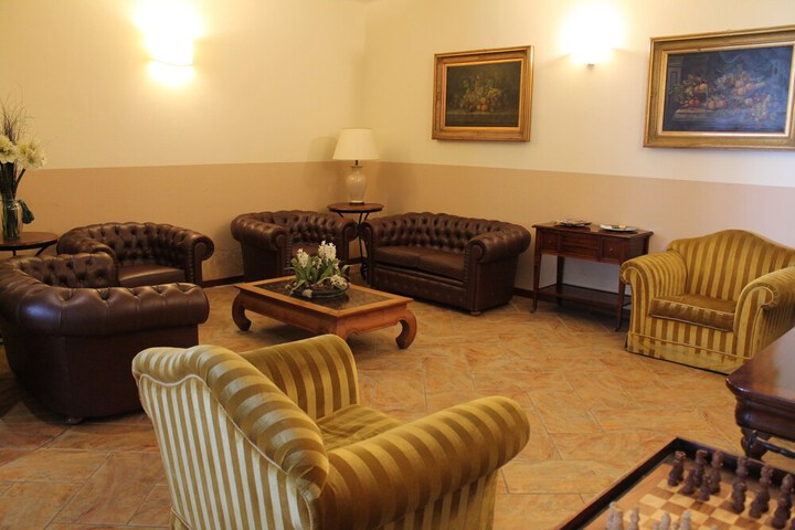 Lounge 90 of 110
